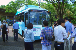 水素燃料エンジンバス