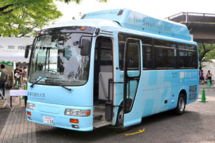 水素燃料エンジンバス