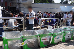 7項目に分別したゴミ収集ボックス