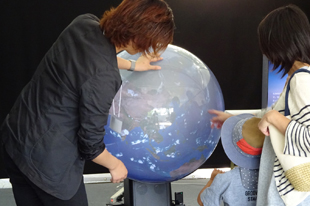 触れる地球シアター