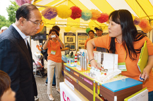 原田義昭環境大臣　視察 写真3